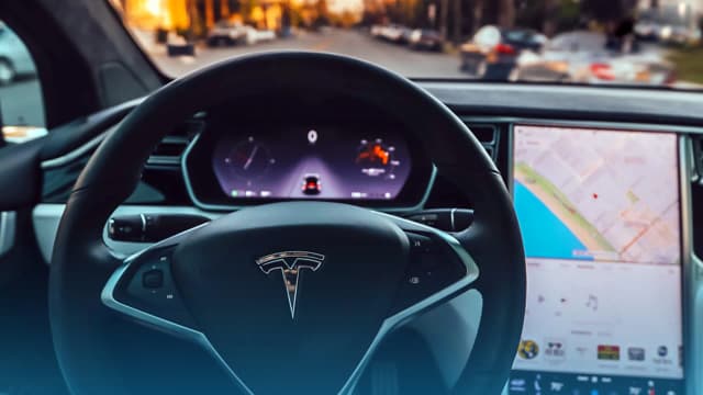 Featured image for Tesla Brand Report Example